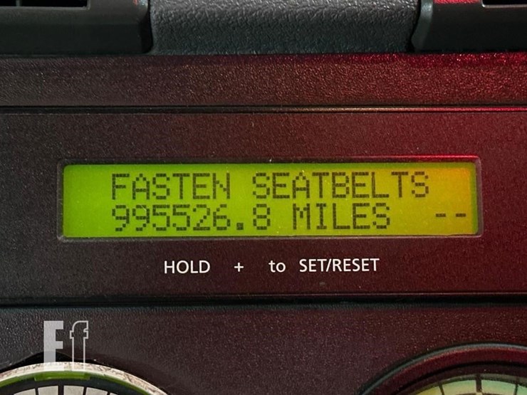 2014-freightliner-cascadia-125-image-18