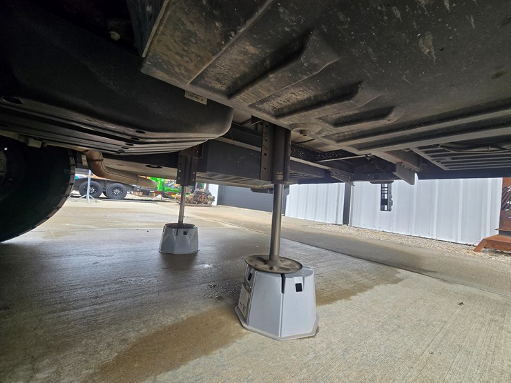 2020-ford-f550-image-108