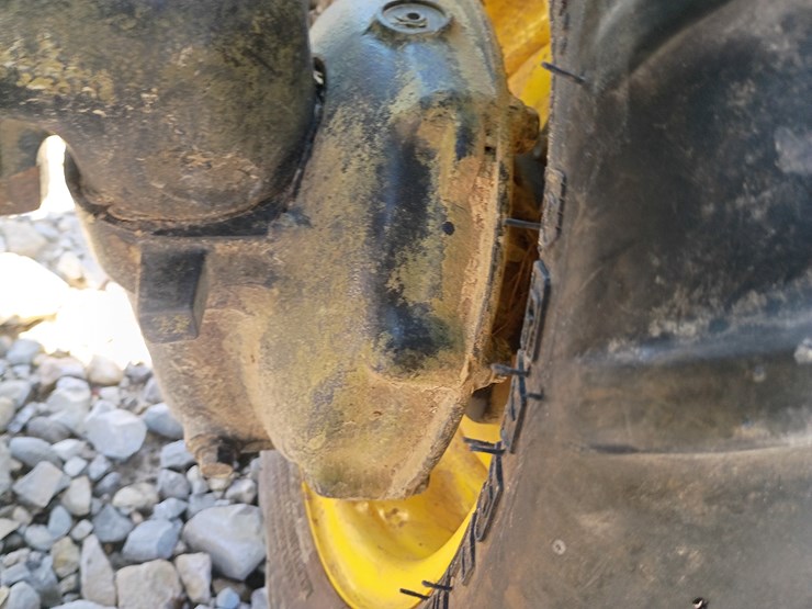 2013-john-deere-1025r-image-75