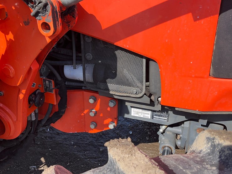 2016-kubota-m6-131-image-30