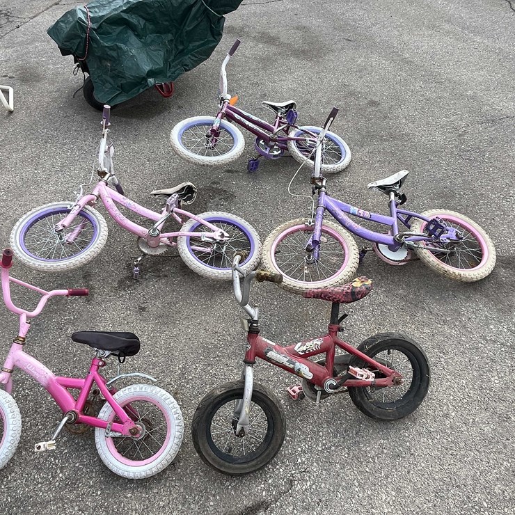 #7075 • (5) Kid Bikes (O3)