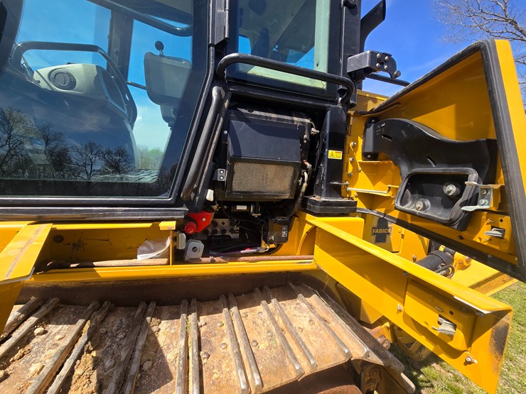 2014-caterpillar-953d-image-27