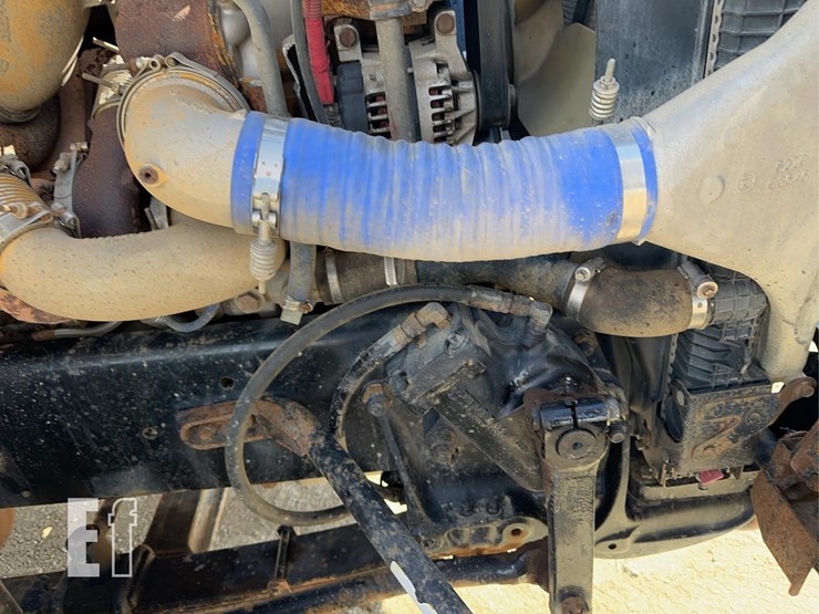 2005-sterling-lt9500-image-54