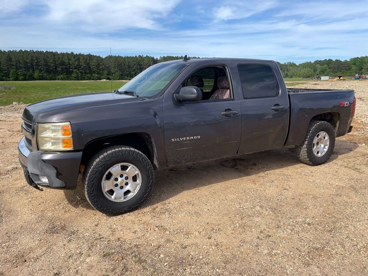 2011-chevrolet-silverado-1500-image-1