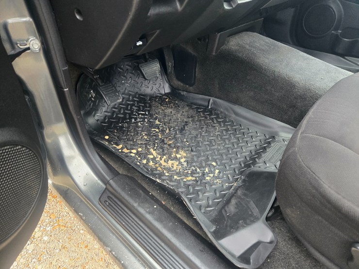 2011-chevrolet-colorado-image-30