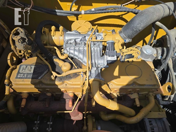 2020-caterpillar-323-image-27