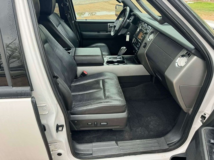 2014-ford-expedition-limited-image-11