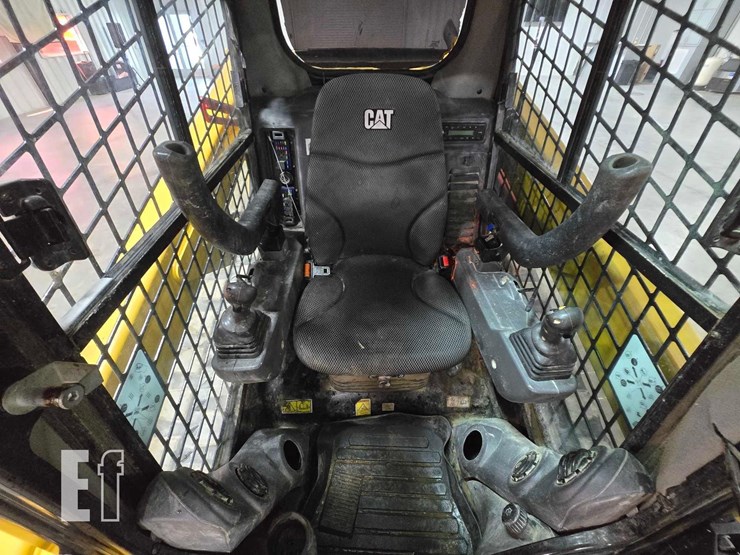 2023-caterpillar-259d3-image-13