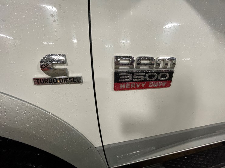 2012-dodge-3500-image-12