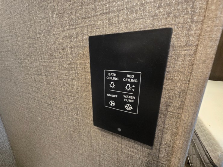 2020-ford-f550-image-58