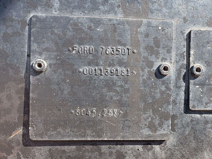 new-holland-7635-image-34