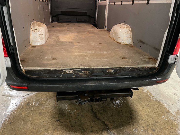 #1450-•-2019-mercedes-sprinter-van-(has-wi-title)-(of)-image-40