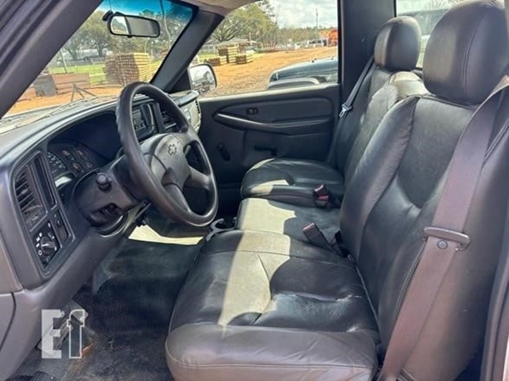 2006-chevrolet-2500-image-9