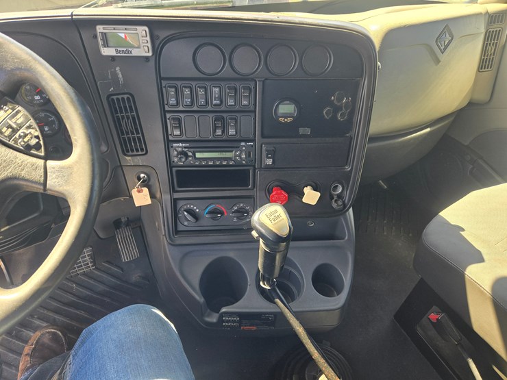 2014-international-prostar-image-59