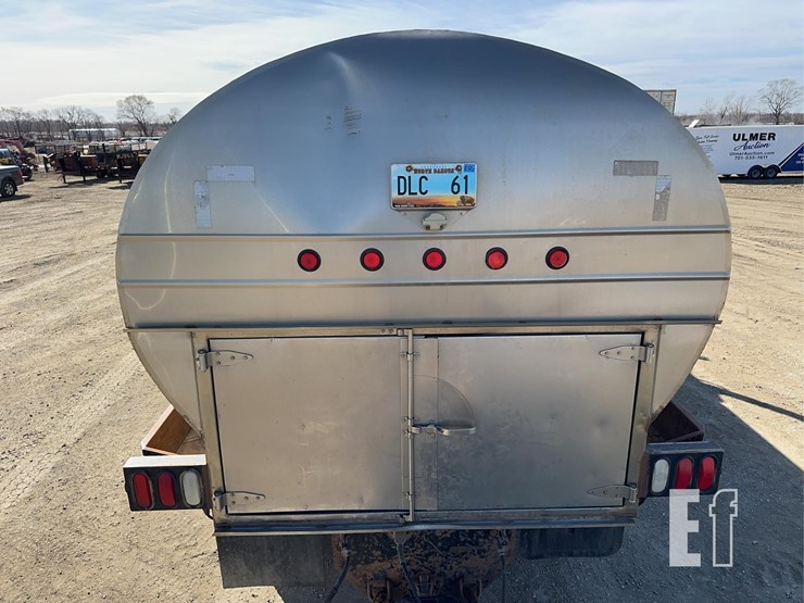 2005-sterling-lt9500-image-4