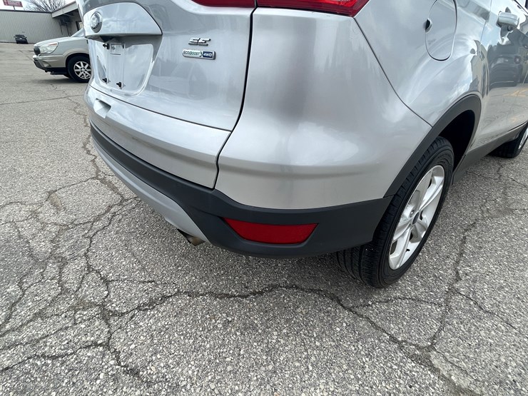 2015-ford-escape-image-17