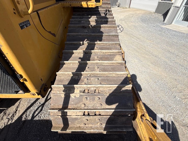 2016-caterpillar-d6t-lgp-image-32