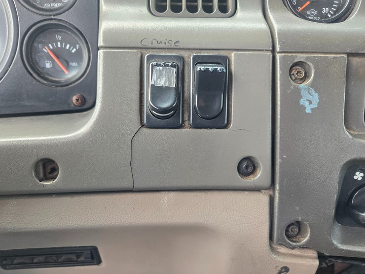 2001-sterling-a9500-image-69