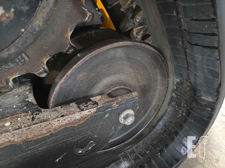 2021-jcb-3ts-8t-image-23