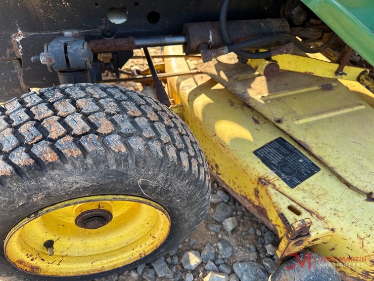 john-deere-318-image-4