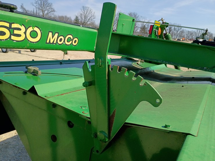 2013-john-deere-630-image-36