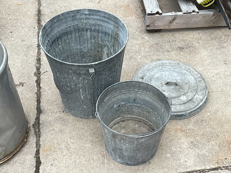 #7018-•-milk-can,-watering-can,-and-galvanized-bucket-(o3)-image-9