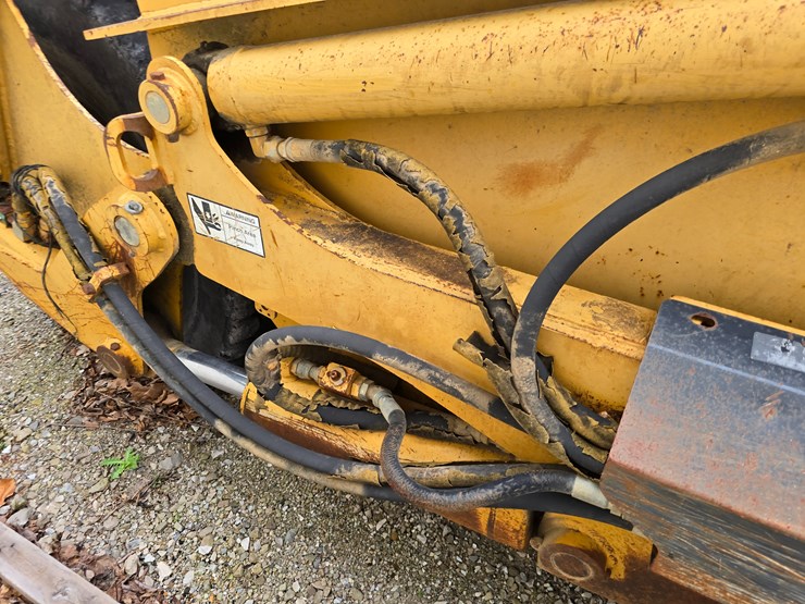 2006-deere-1812c-image-28