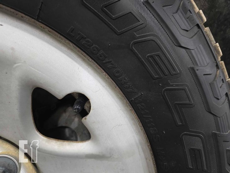 2015-chevrolet-silverado-1500-image-23