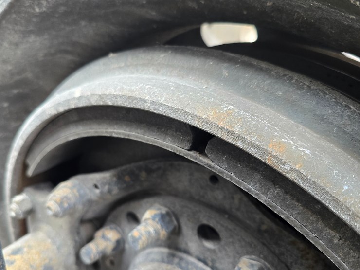 #22593-•-2016-mack-cxu613-pinnacle-sleeper-truck-image-68