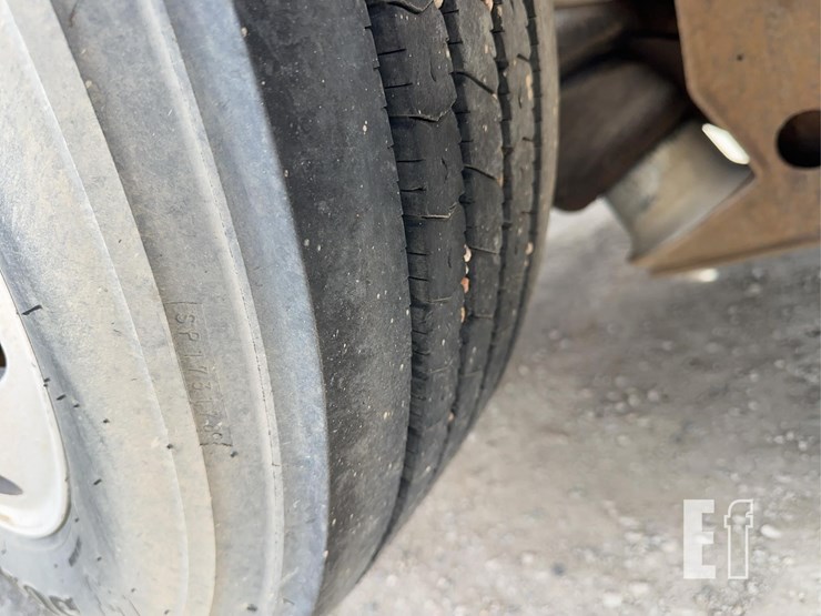 2005-kenworth-t800-image-24