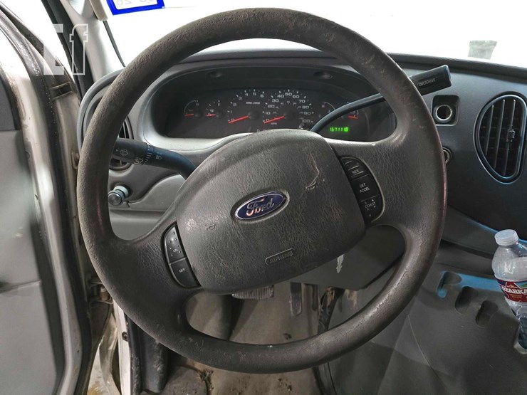 2005-ford-e150-image-10