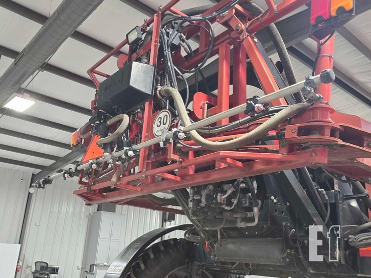 case-ih-patriot-3330-image-12