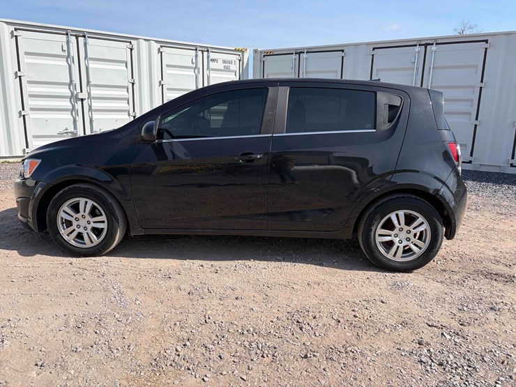 2015-chevy-sonic-lt-image-5