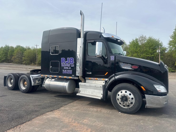 2016-peterbilt-579-image-1
