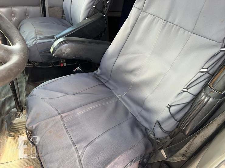 2005-kenworth-t800-image-56