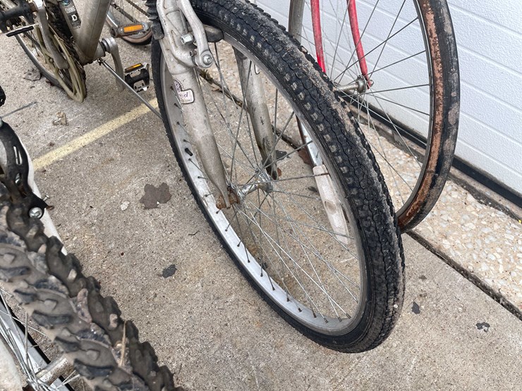 #7074-•-(4)-bikes-(o4)-image-20