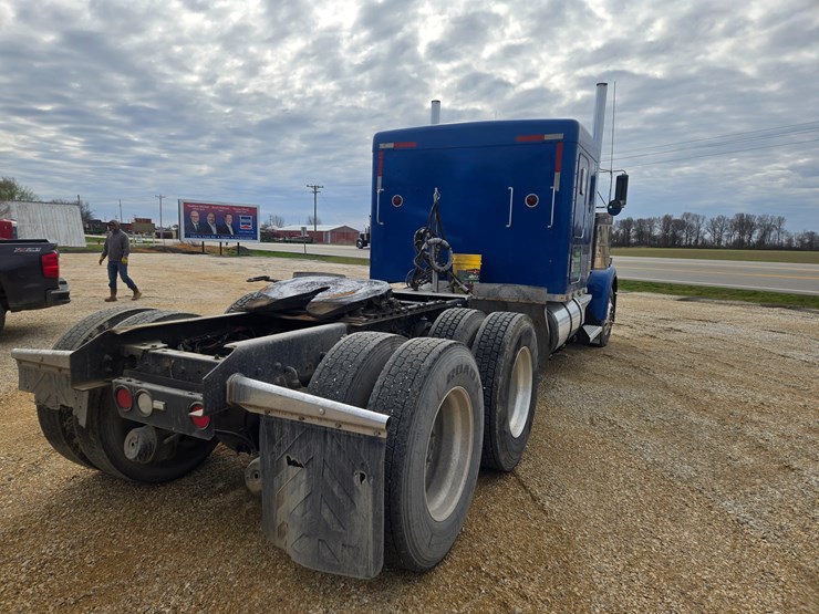 1999-kenworth-w900-image-17