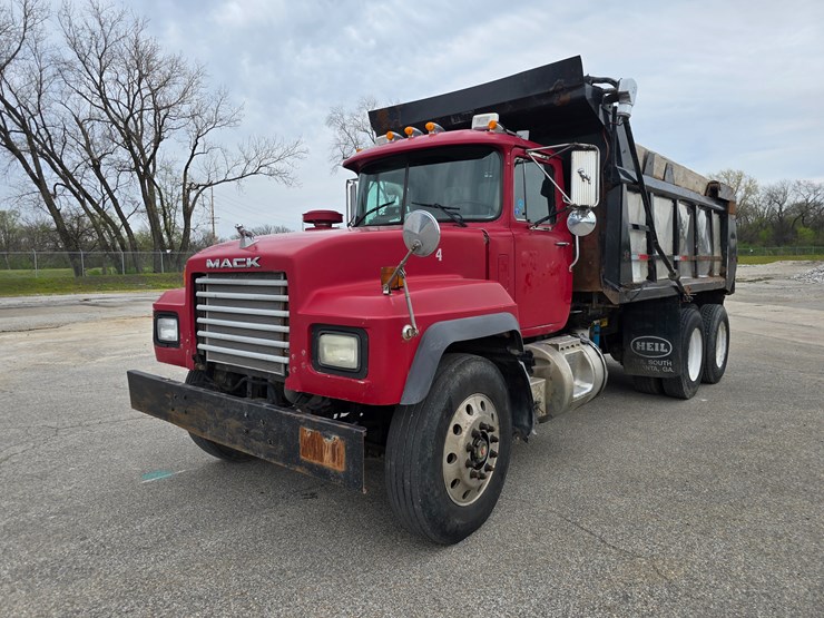 2003-mack-rd688s-image-2