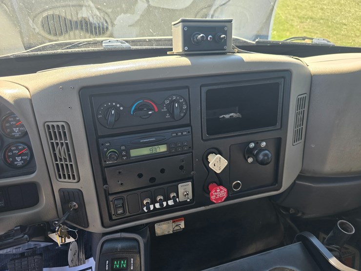 2008-international-durastar-4300-image-56