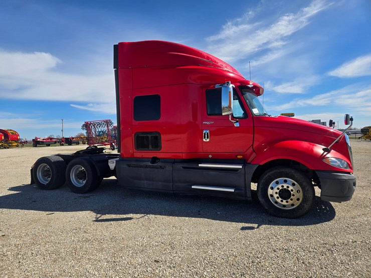 2014-international-prostar-image-24