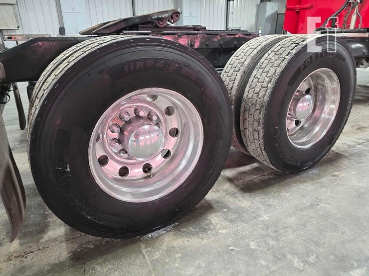 2002-peterbilt-378-image-30