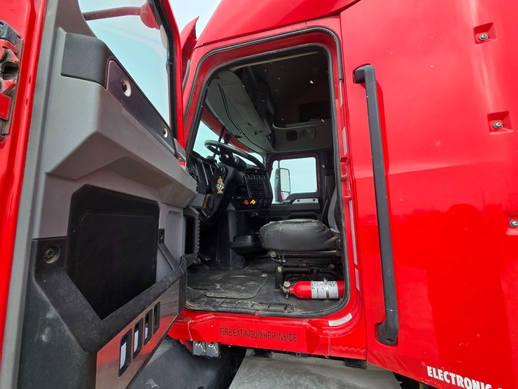 #22592-•-2019-mack-anthem-sleeper-truck-image-42