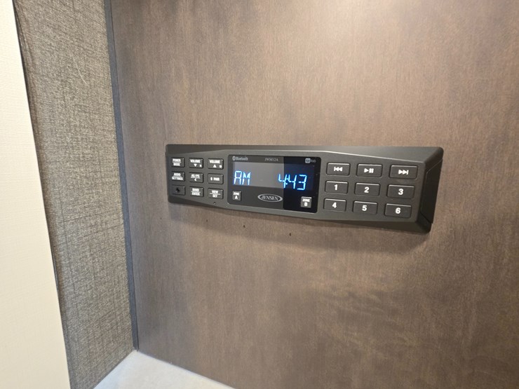 2020-ford-f550-image-61