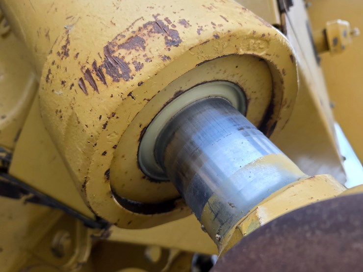 2001-caterpillar-963c-image-68