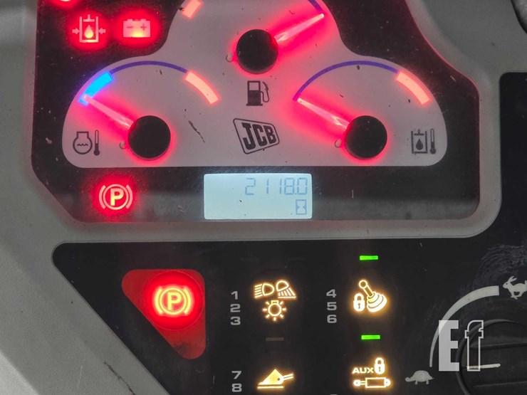 2021-jcb-3ts-8t-image-19