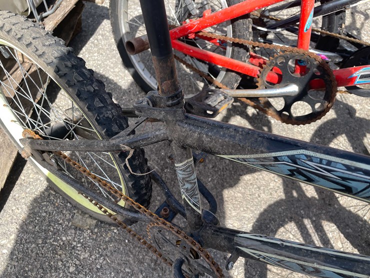 #7076-•-(3)-kid-bikes-(o3)-image-8