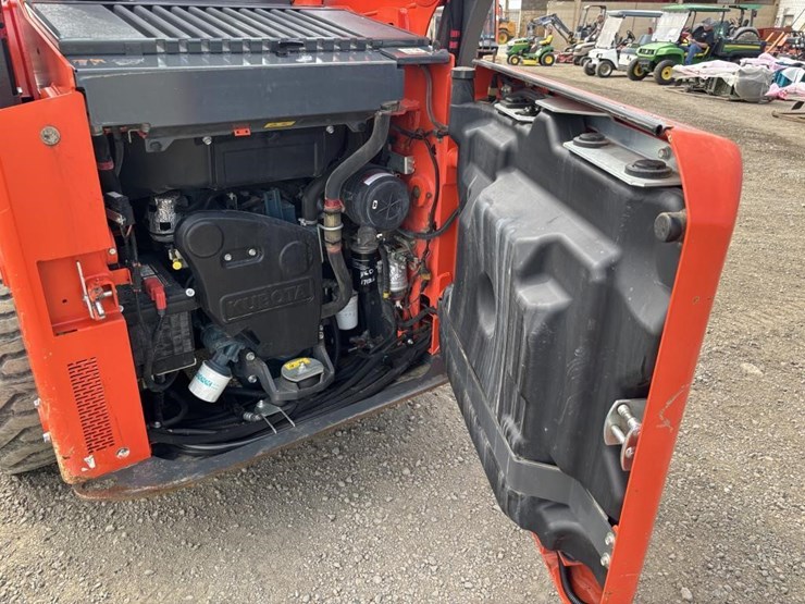 2018-kubota-ssv65-image-27