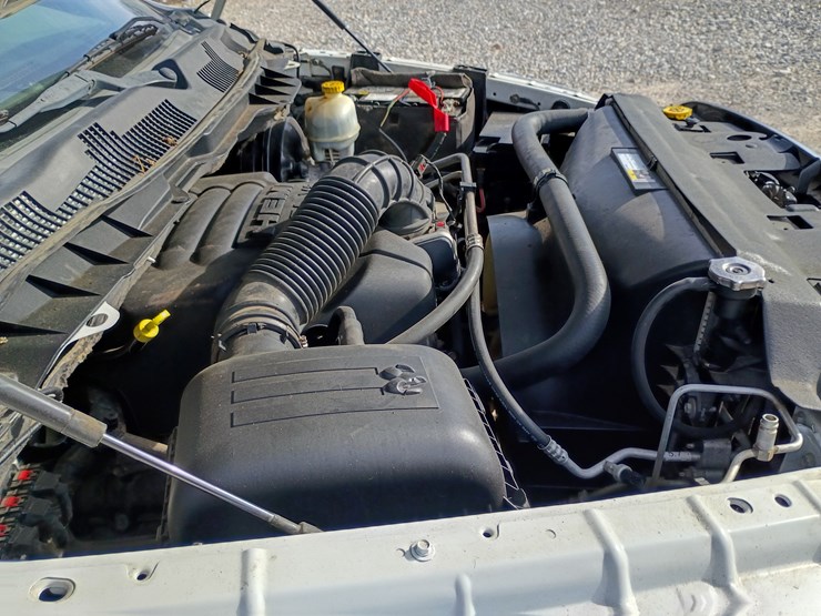 2012-dodge-1500-image-19