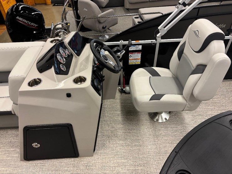 2025-g3-suncatcher-select-18c-pontoon-image-19