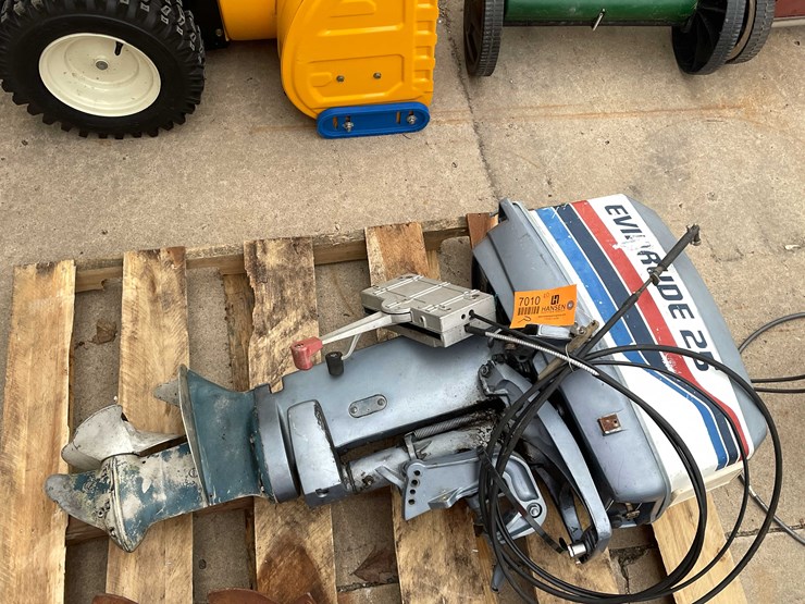 #7010-•-25-hp-evinrude-(o3)-image-2